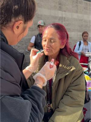 We feel incredibly grateful to have shared another Giving Tuesday serving the community on Skid Row in Los Angeles with our friends at Beauty 2 The Streetz @Shirley. People often ask us, “Why donate makeup to those experiencing homelessness?” Makeup is a tool that can provide empowerment, confidence, and a sense of normalcy. Everyone deserves to feel beautiful, loved, and cared for. We hope this video inspires you to spread joy + lend a helping hand where you can this week. Support Beauty 2 The 